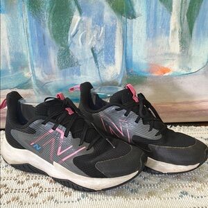 New balance size 6 Black and Gray Sneakers with Pink Accents